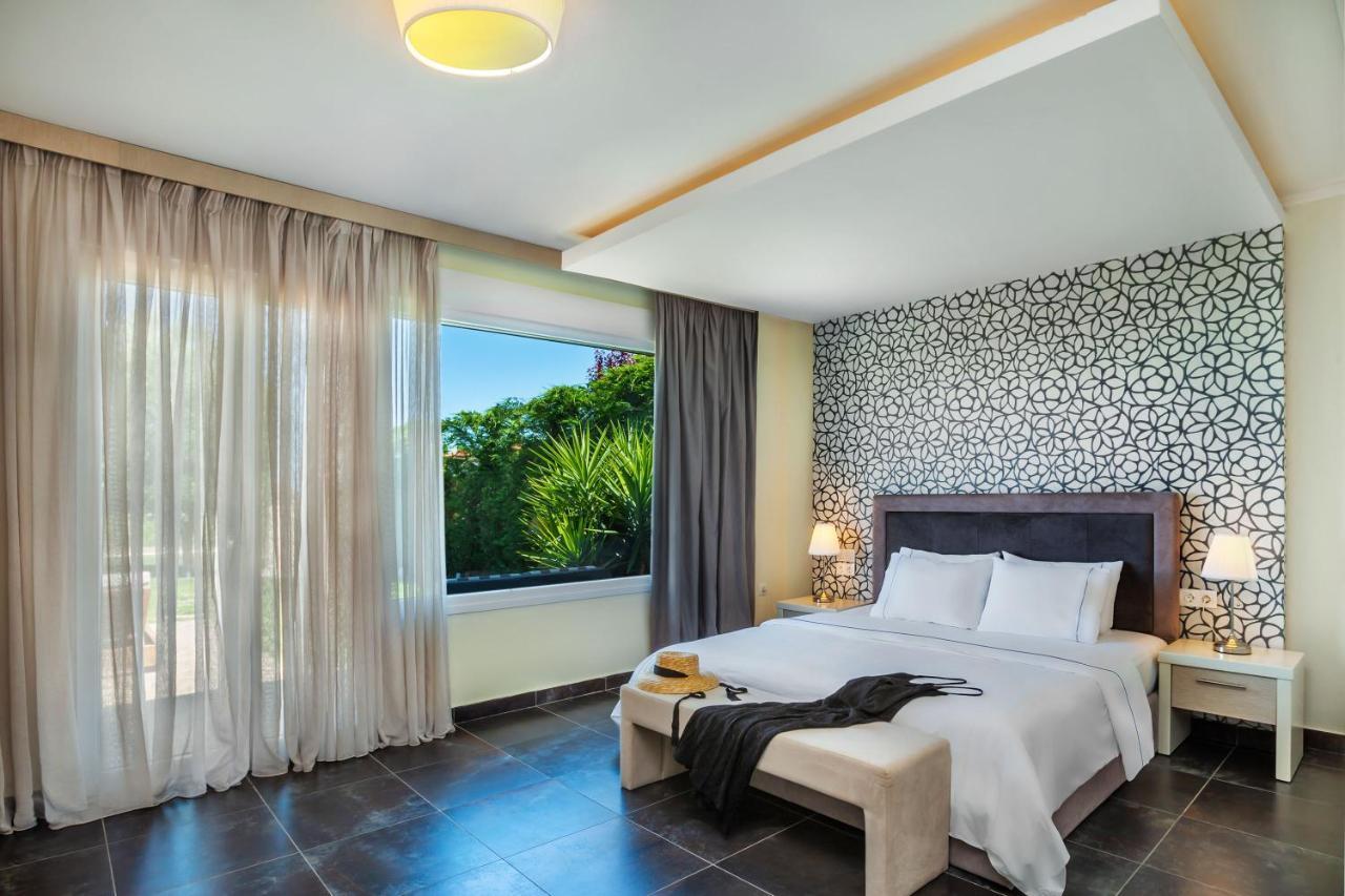 Sunny Villas Resort & Spa Ханиоти Екстериор снимка