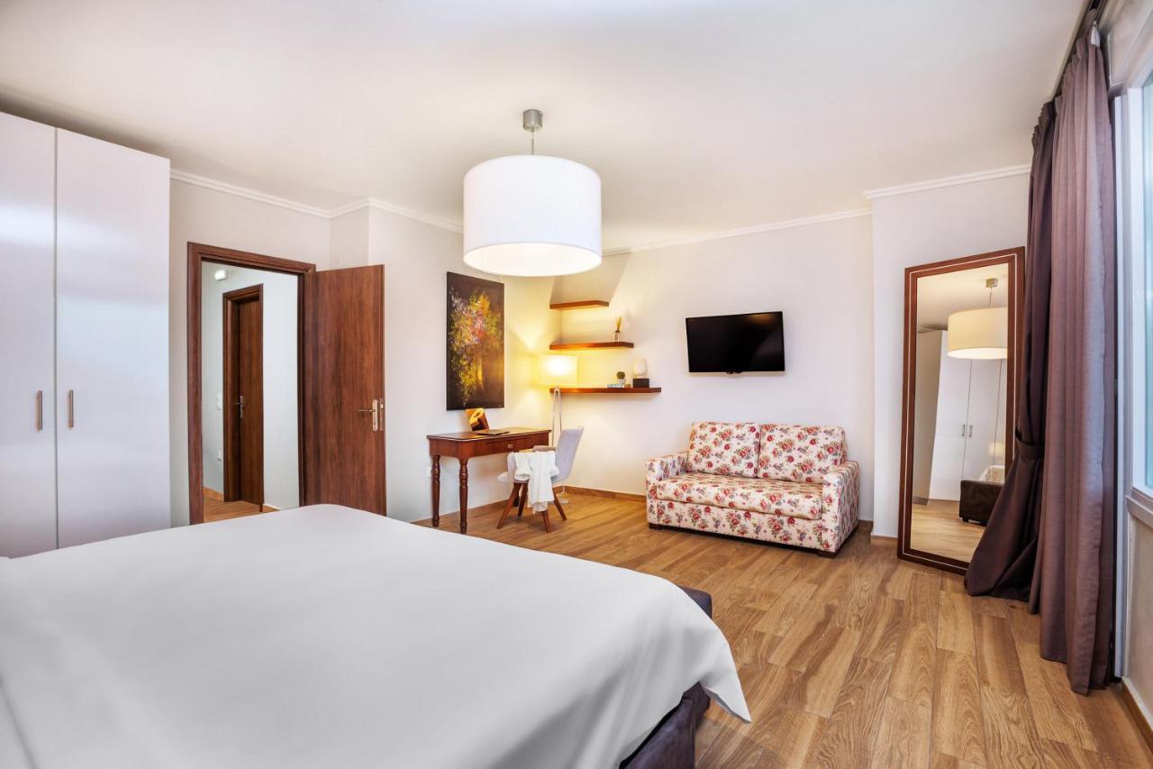 Sunny Villas Resort & Spa Ханиоти Екстериор снимка